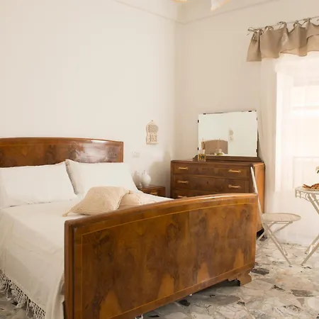 Dimora Cappuccini Bed & Breakfast