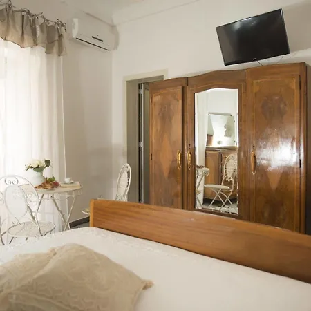 Dimora Cappuccini Bed & Breakfast